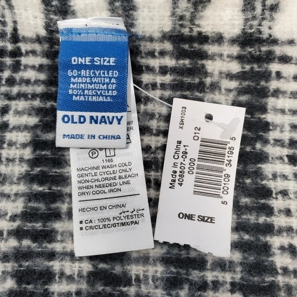 NWT OLD NAVY OVERSIZE BLANKET SCARF SHAWL WRAP BLACK & WHITE PLAID WOMEN OS